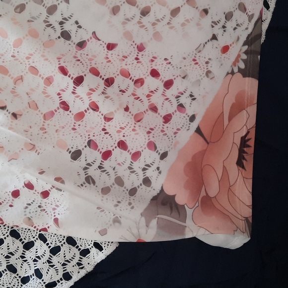 BRITTANY BLACK CAPE SLEEVE WOMEN'S TOP SIZE LARGE - Picture 10 of 11